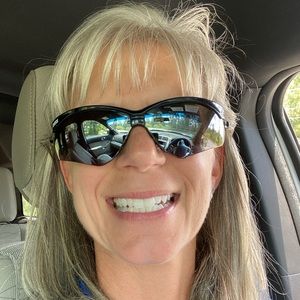 Meet your Posher, Carolyn